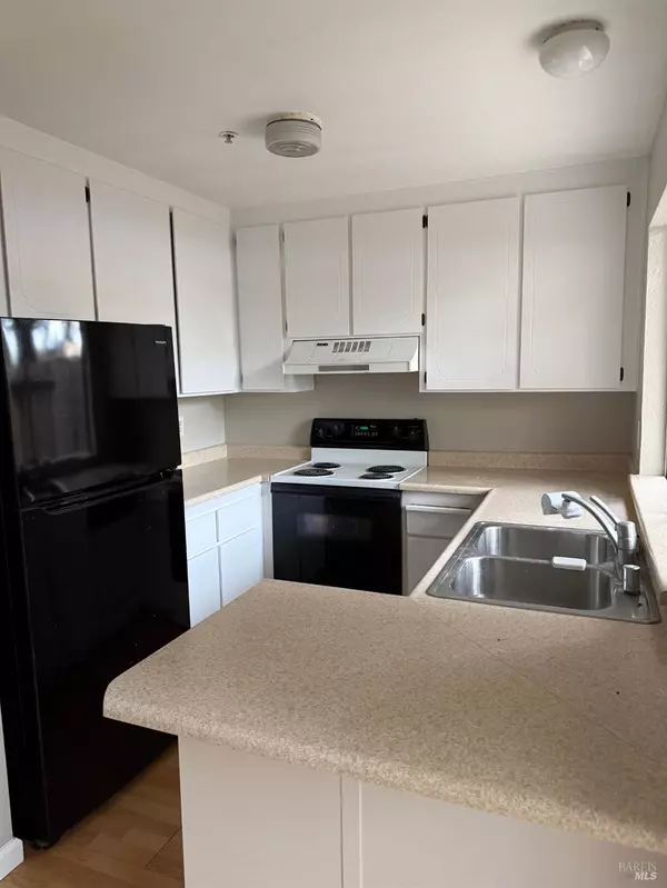 1026 eleanor AVE, Rohnert Park, CA 94928