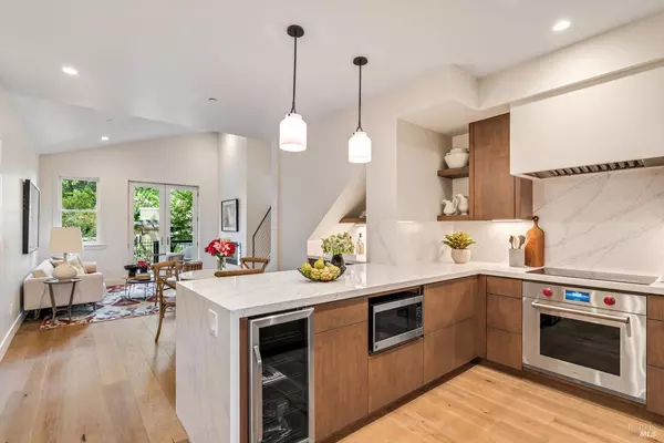 532 Grove ST, Healdsburg, CA 95448