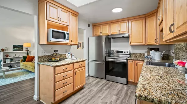 Novato, CA 94945,738 Olive AVE