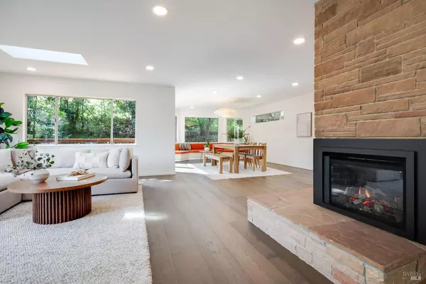 5 Madrone AVE, Woodacre, CA 94973