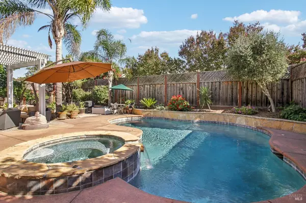 516 Mallory AVE, Windsor, CA 95492