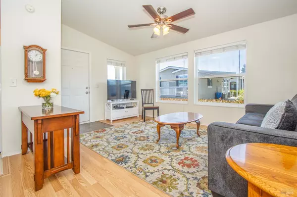 Petaluma, CA 94954,63 Oakwood DR