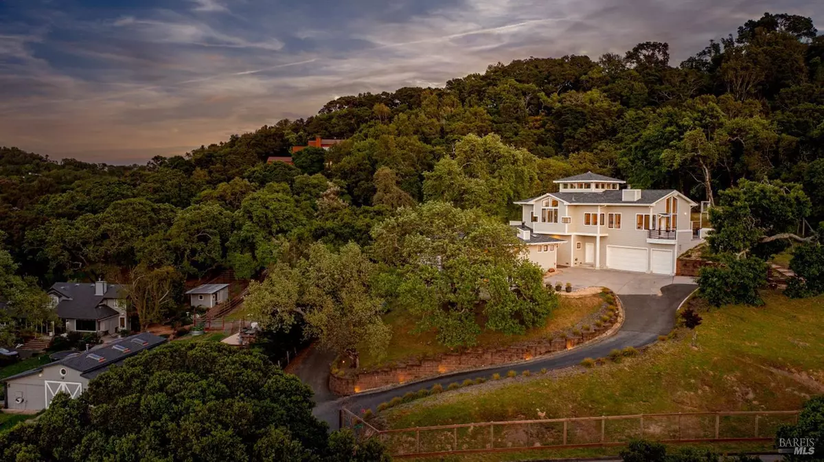 Novato, CA 94947,55 Wildwood LN