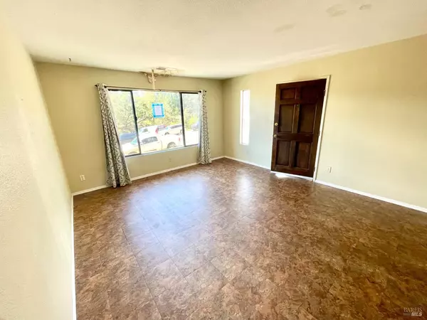 Willits, CA 95490,26781 Hawk DR