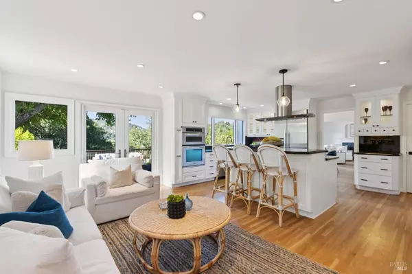 San Rafael, CA 94903,467 Cedar Hill DR
