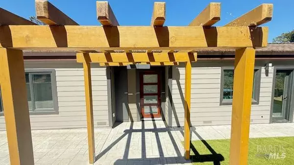 221 El Toyonal ST, Orinda, CA 94563