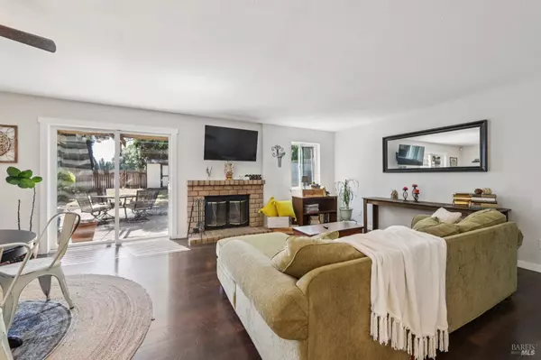 Dixon, CA 95620,205 W Cherry ST