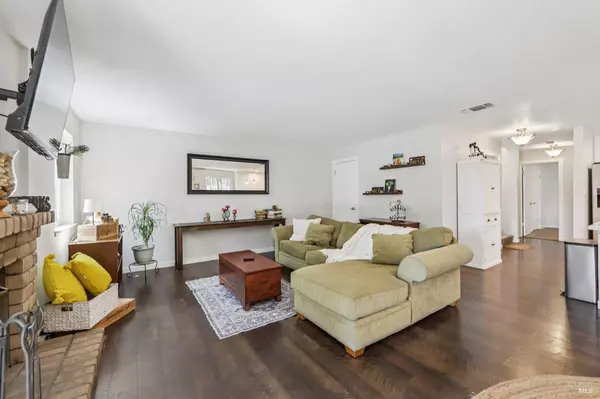 Dixon, CA 95620,205 W Cherry ST