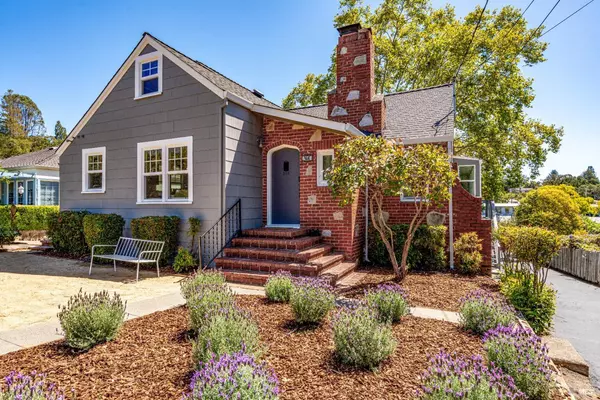 203 E 1st ST, Napa, CA 94559