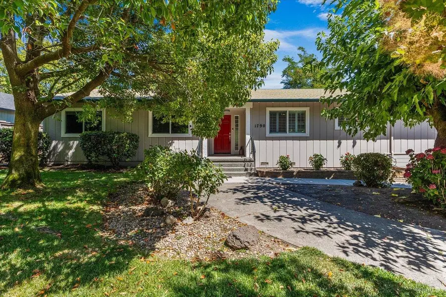 1790 Judson LN, Santa Rosa, CA 95401