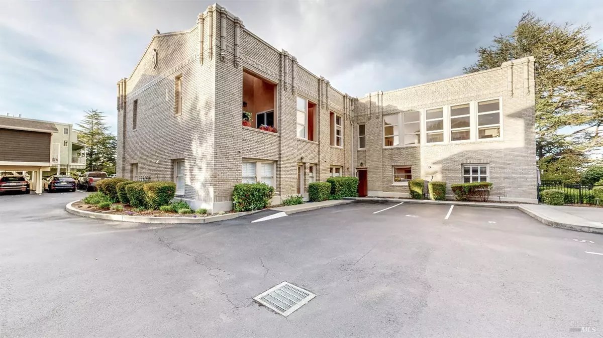 Petaluma, CA 94952,331 Keller ST 11