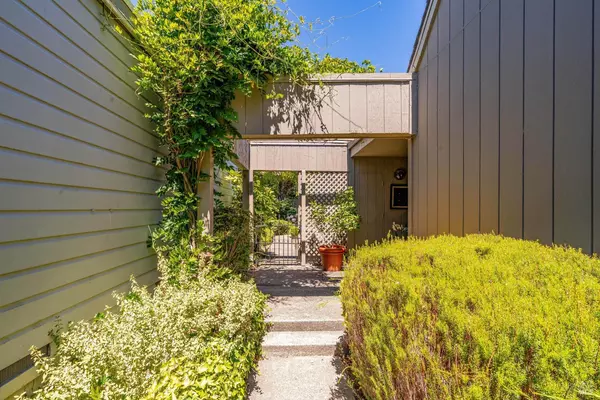 Sonoma, CA 95476,1329 Avenida Sebastiani