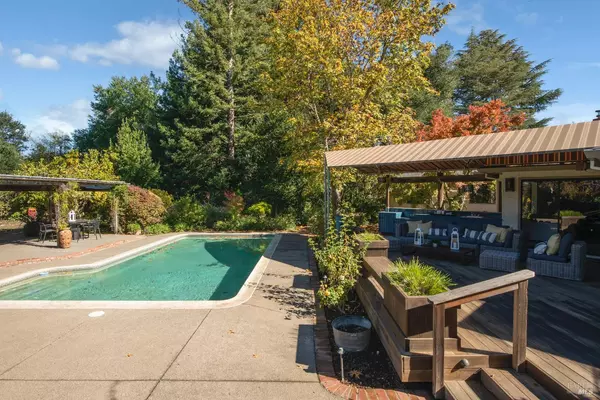 Sonoma, CA 95476,836 E Napa ST