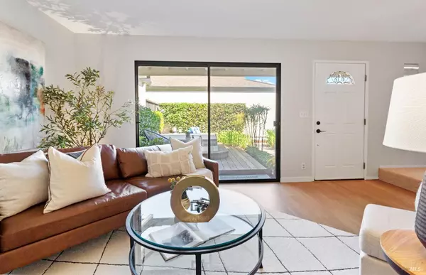 San Rafael, CA 94903,9 Village CT