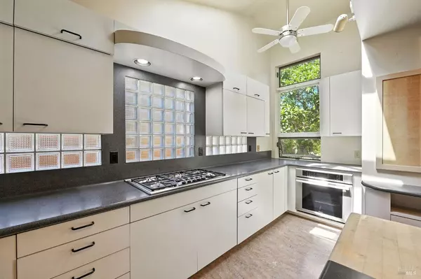 Petaluma, CA 94954,1293 Pacific AVE