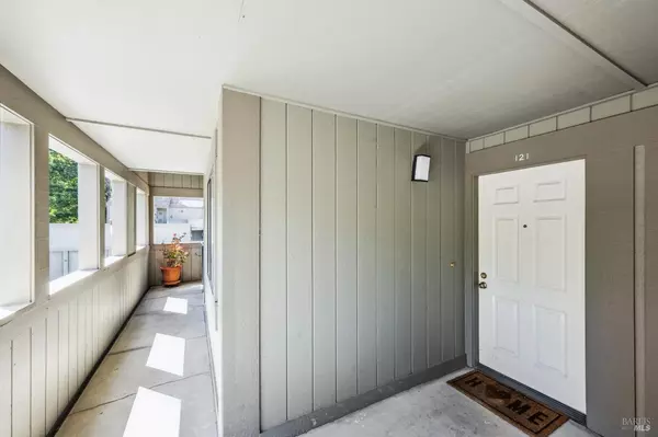 Novato, CA 94949,121 Quail CT