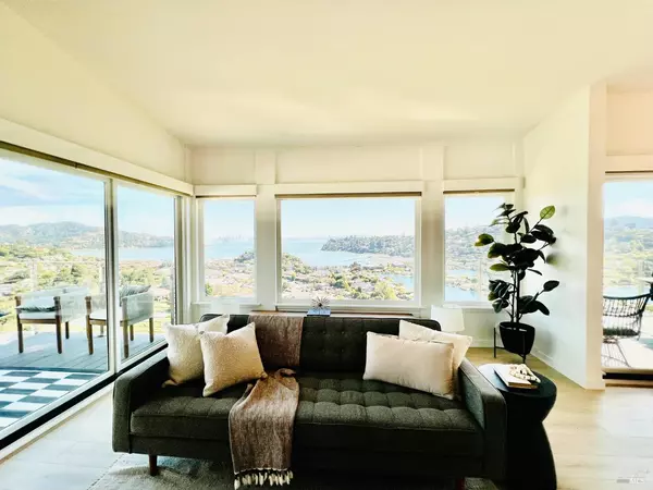 Tiburon, CA 94920,45 Corinthian CT 32