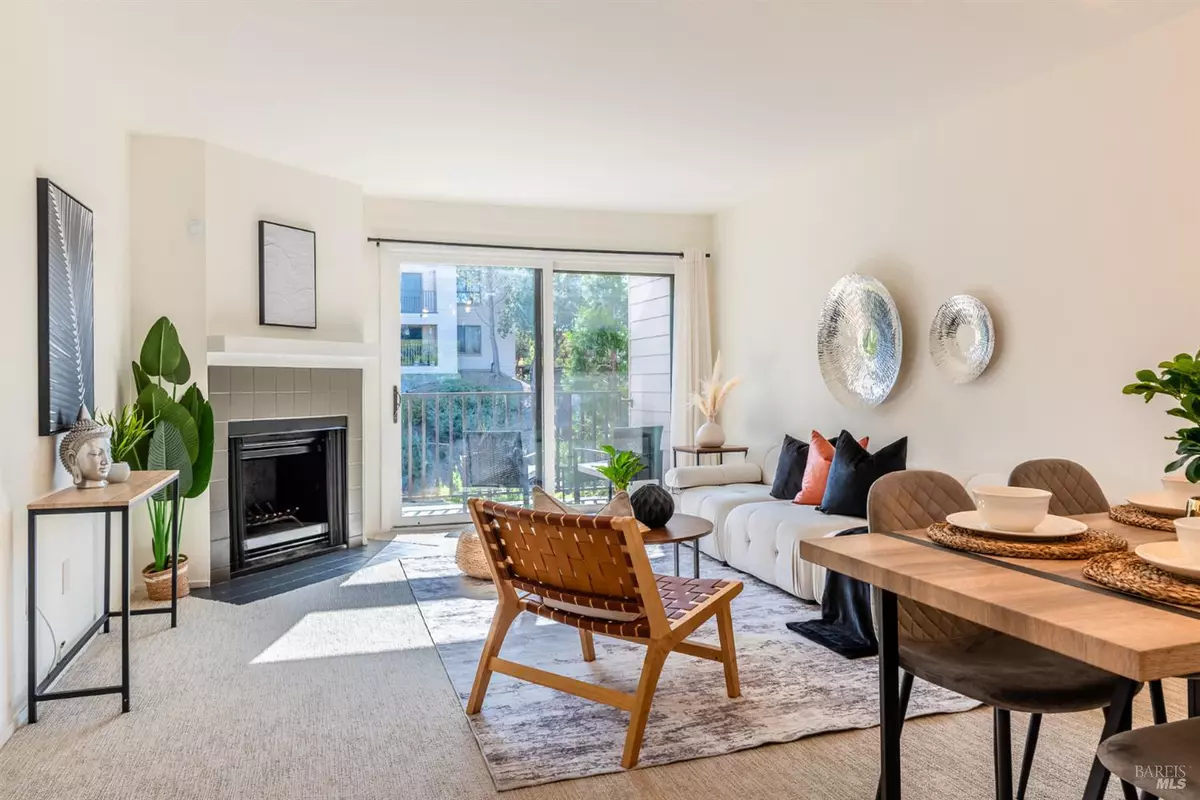 Greenbrae, CA 94904,804 Via Casitas DR