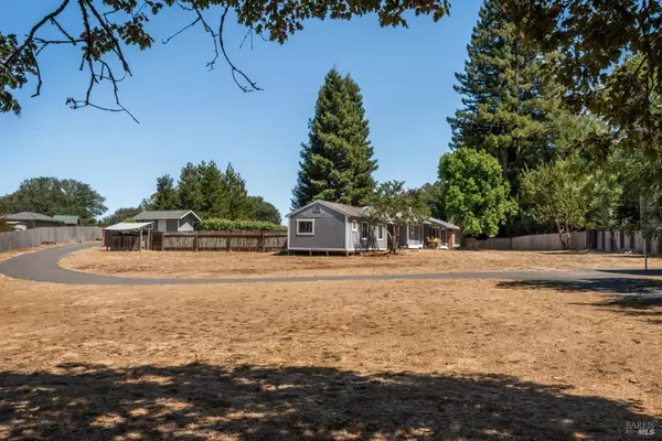 Sebastopol, CA 95472,5414 Hessel AVE