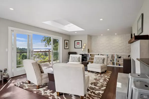 102 Marina Court DR, San Rafael, CA 94901