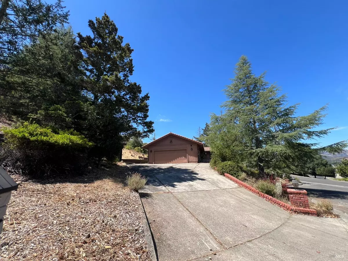 Santa Rosa, CA 95409,414 Oak Mesa CT
