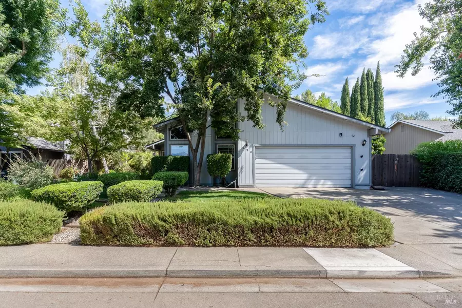 920 N Lincoln ST, Dixon, CA 95620