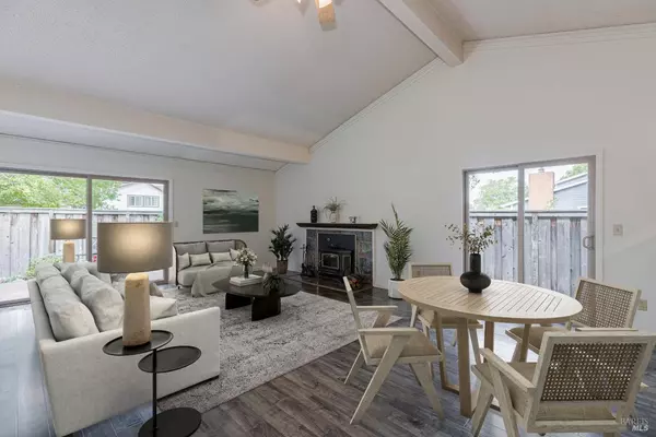 Petaluma, CA 94954,601 Marylyn CIR