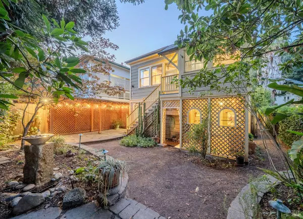 432 8th ST, Santa Rosa, CA 95401