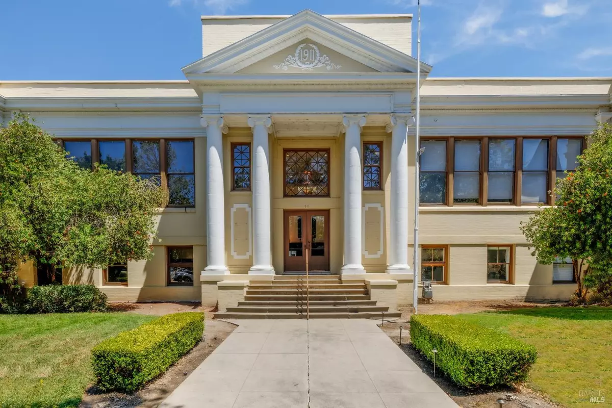 Petaluma, CA 94952,11 5th ST 201