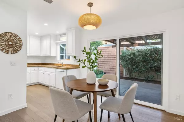 2506 Lakeview DR, Santa Rosa, CA 95405