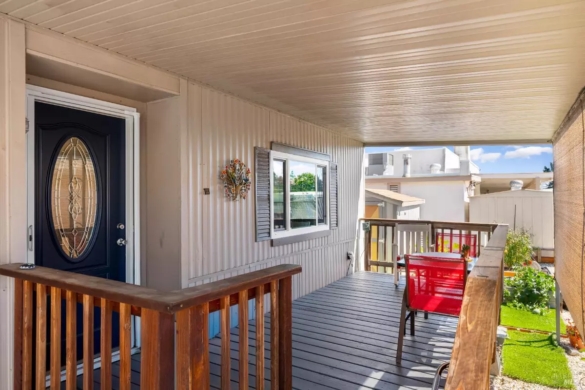 Napa, CA 94558,99 Hacienda DR