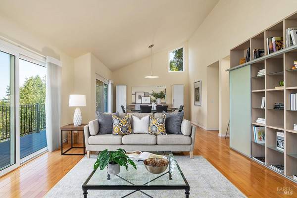45 Wimbledon CT, Novato, CA 94949