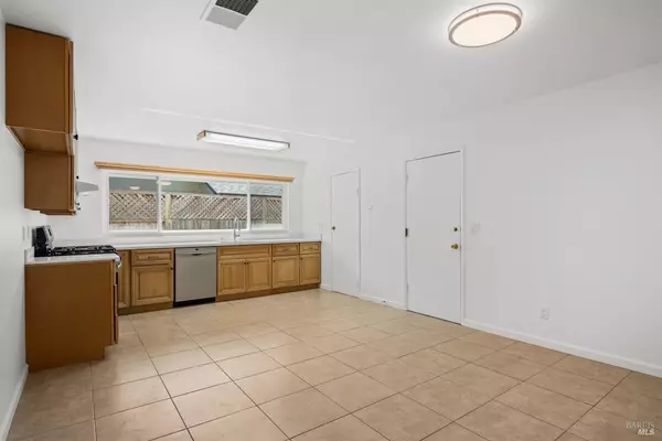 Rohnert Park, CA 94928,8484 Lancaster DR