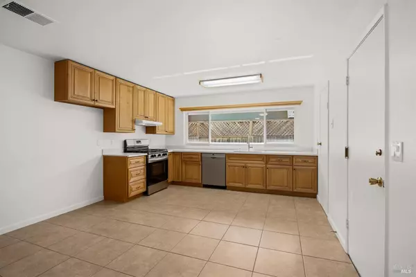 Rohnert Park, CA 94928,8484 Lancaster DR