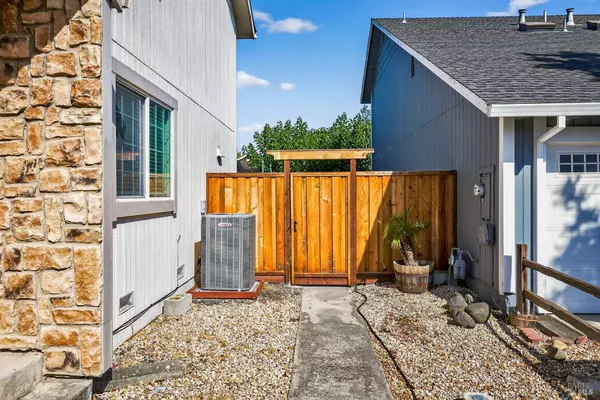 Rohnert Park, CA 94928,7134 Carillon CT