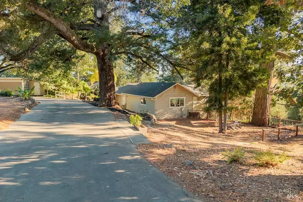 2801 Gravenstein HWY N, Sebastopol, CA 95472