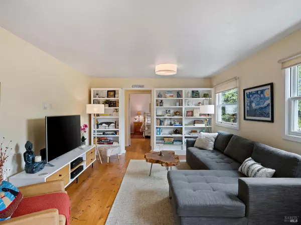 Mendocino, CA 95460,10392 Hills RD