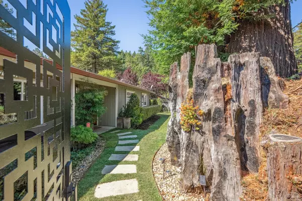 Guerneville, CA 95446,14735 Carrier LN