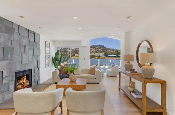 254 Riviera CIR, Larkspur, CA 94939