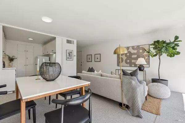 San Rafael, CA 94903,952 Lea DR