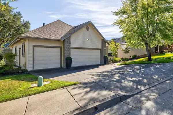 Santa Rosa, CA 95409,6382 Meadowridge DR