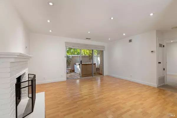 Sonoma, CA 95476,771 W Spain ST