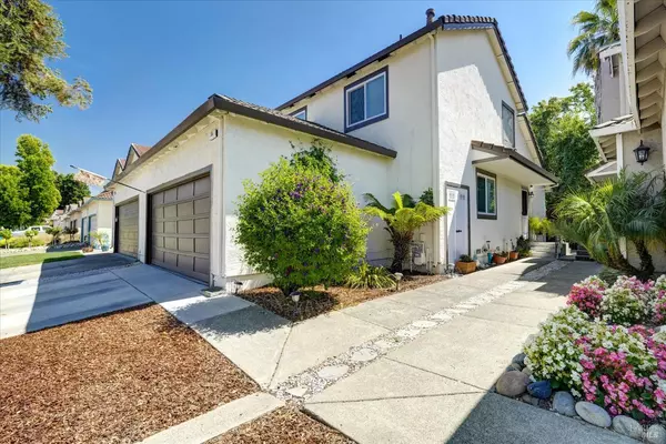 15 Francis CIR, Rohnert Park, CA 94928