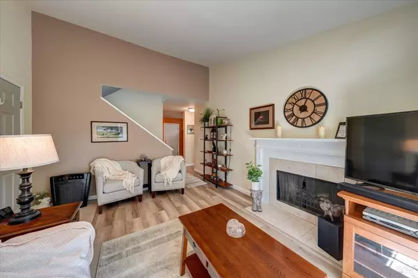 Rohnert Park, CA 94928,15 Francis CIR