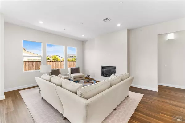 Rohnert Park, CA 94928,7301 Willowglen DR