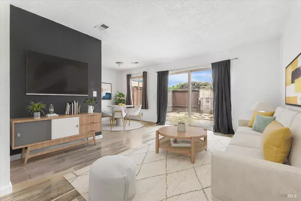 729 Rockwell PL, Santa Rosa, CA 95401