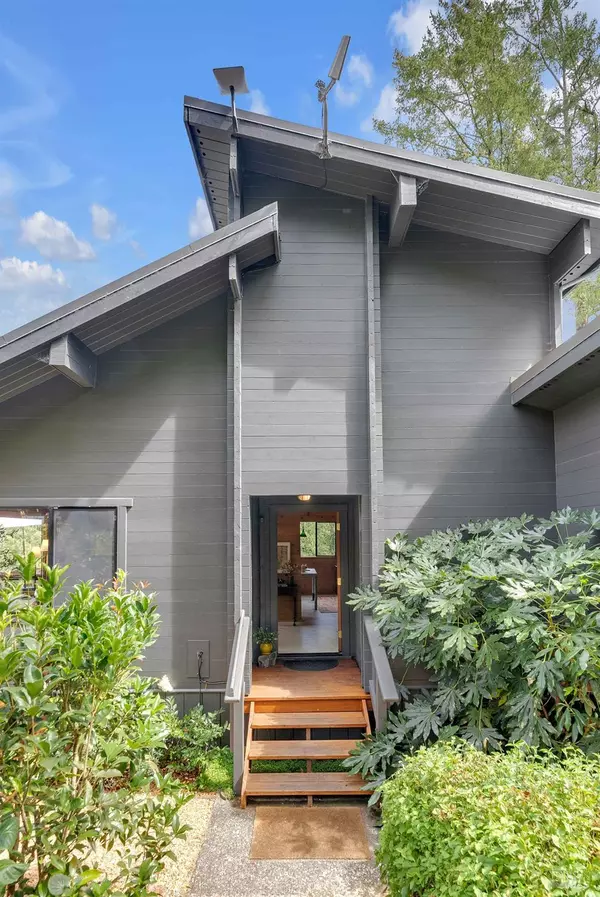 Sebastopol, CA 95472,3020 Burnside RD