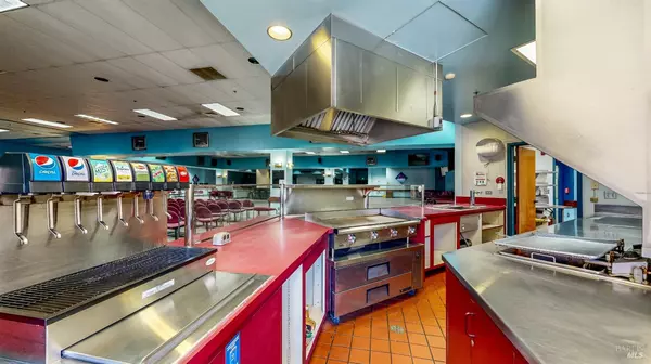 Santa Rosa, CA 95404,991 Gordon LN