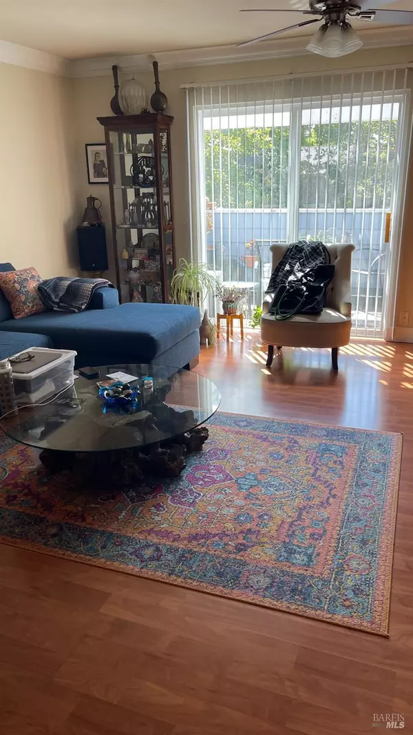 Santa Rosa, CA 95407,225 Burt ST 16