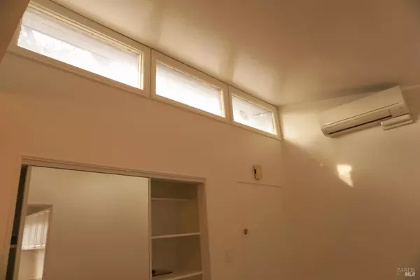 212 S E ST, Santa Rosa, CA 95404